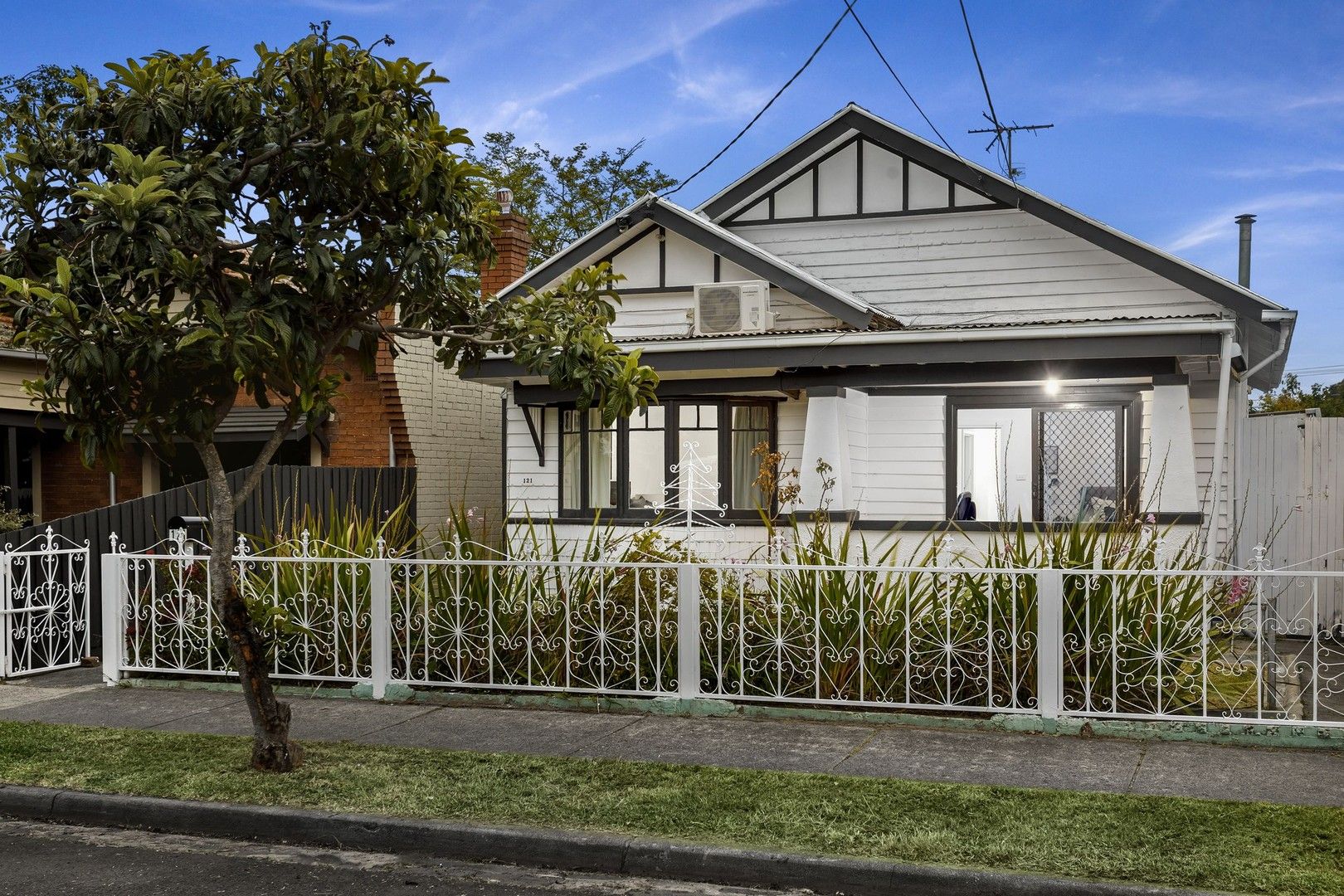 4 bedrooms House in 121 Emmaline Street NORTHCOTE VIC, 3070