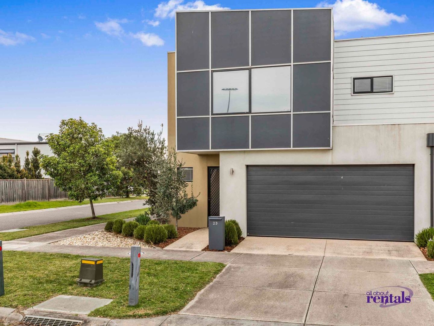 3 bedrooms Townhouse in 23 Hammond Crescent OFFICER VIC, 3809