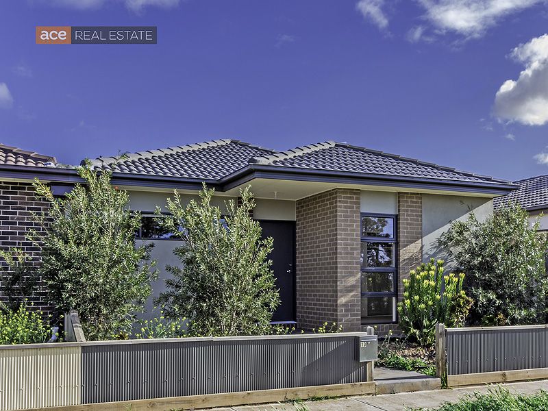 10/2 Elizabeth Street, Rockbank VIC 3335, Image 2