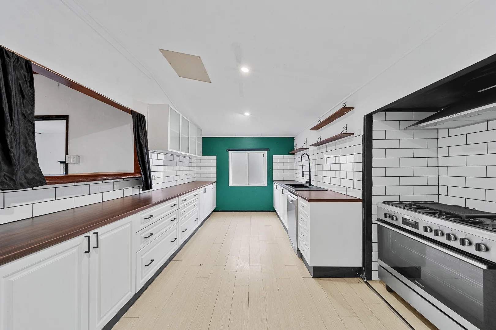 Additional image 2 of 28 Church Lane, Emerald QLD 4720