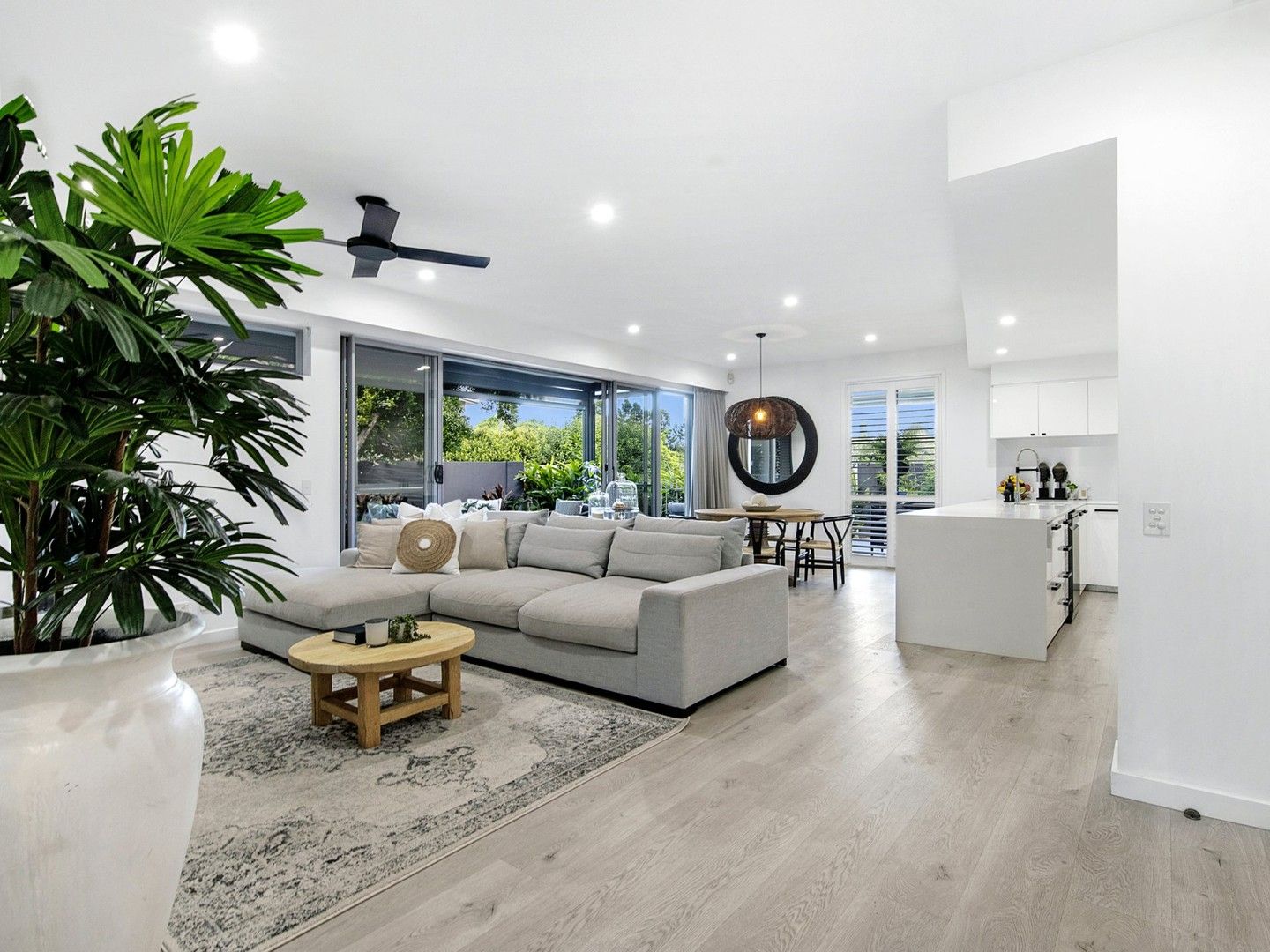 6059 Lugano Drive, Hope Island QLD 4212, Image 0