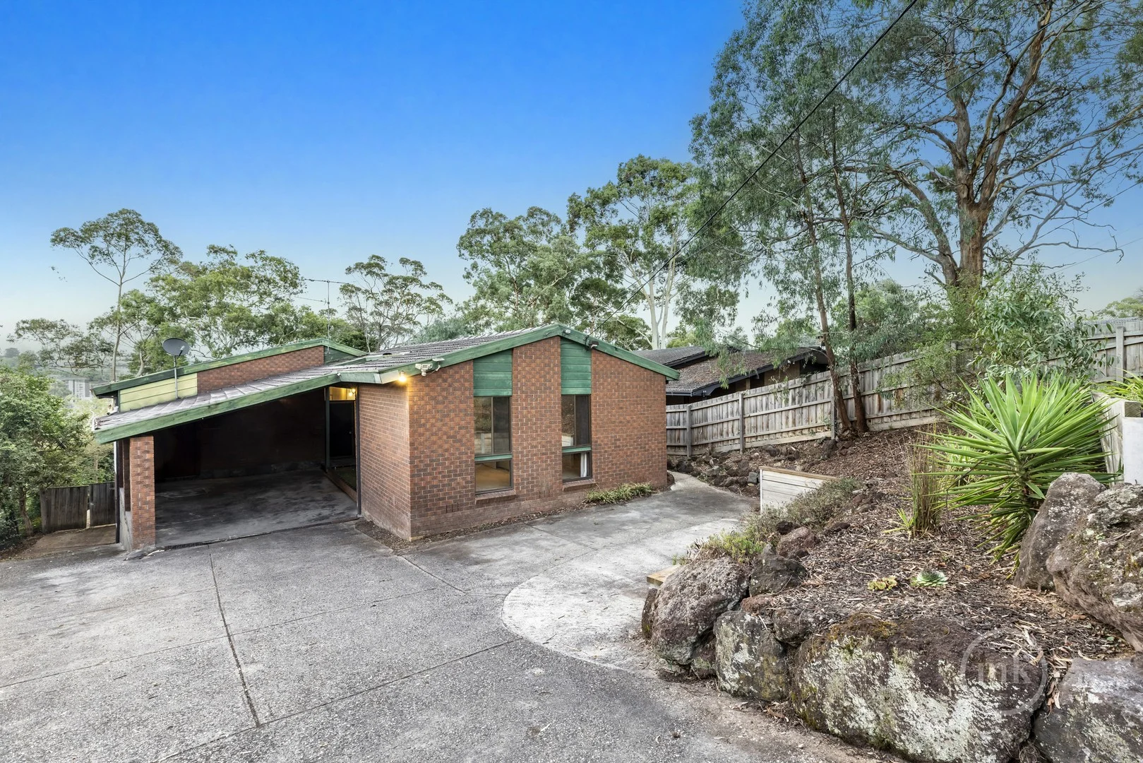 26 Delfin Crescent, Greensborough VIC 3088