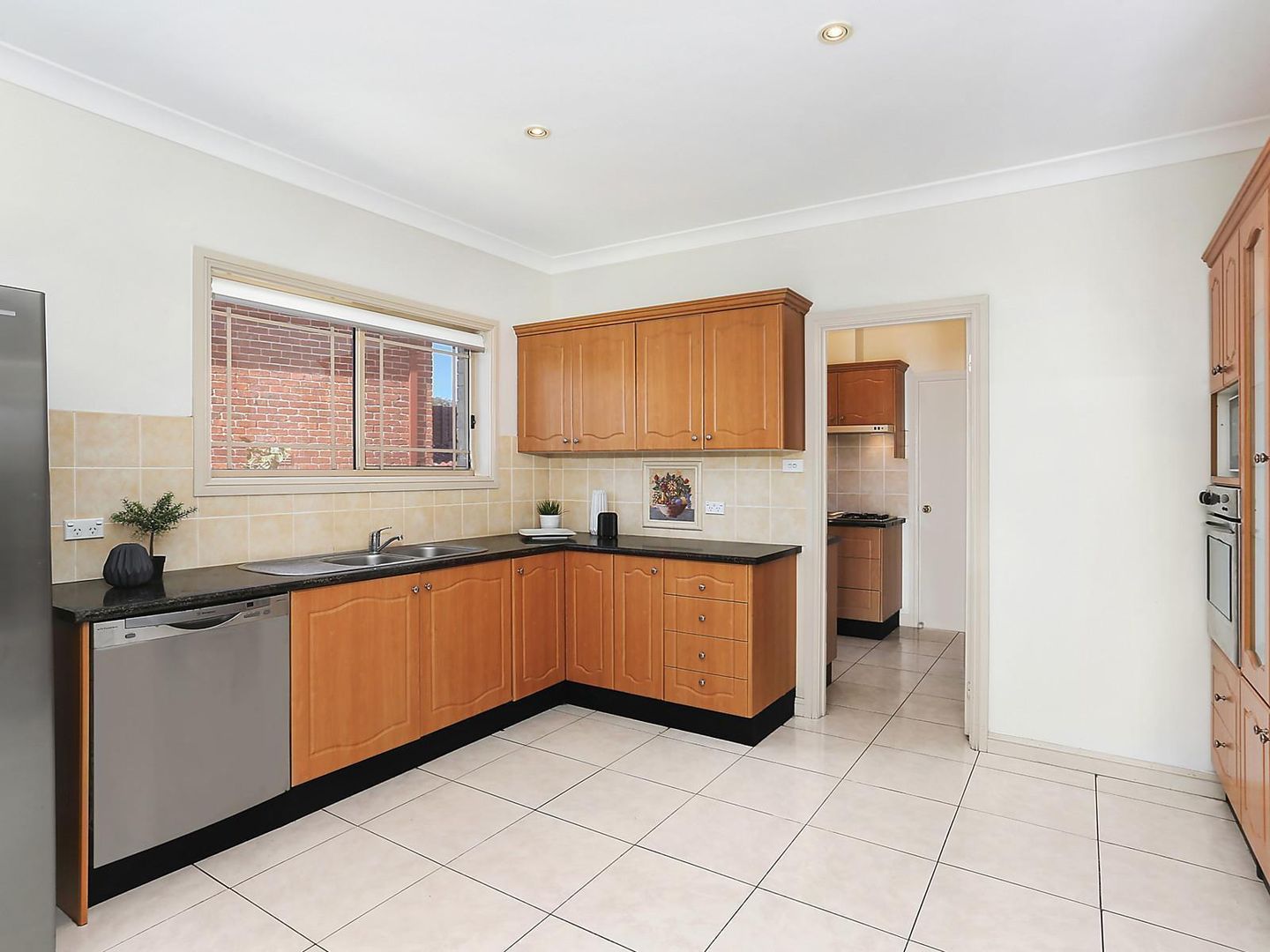 33 Comet Circuit, Beaumont Hills NSW 2155, Image 2