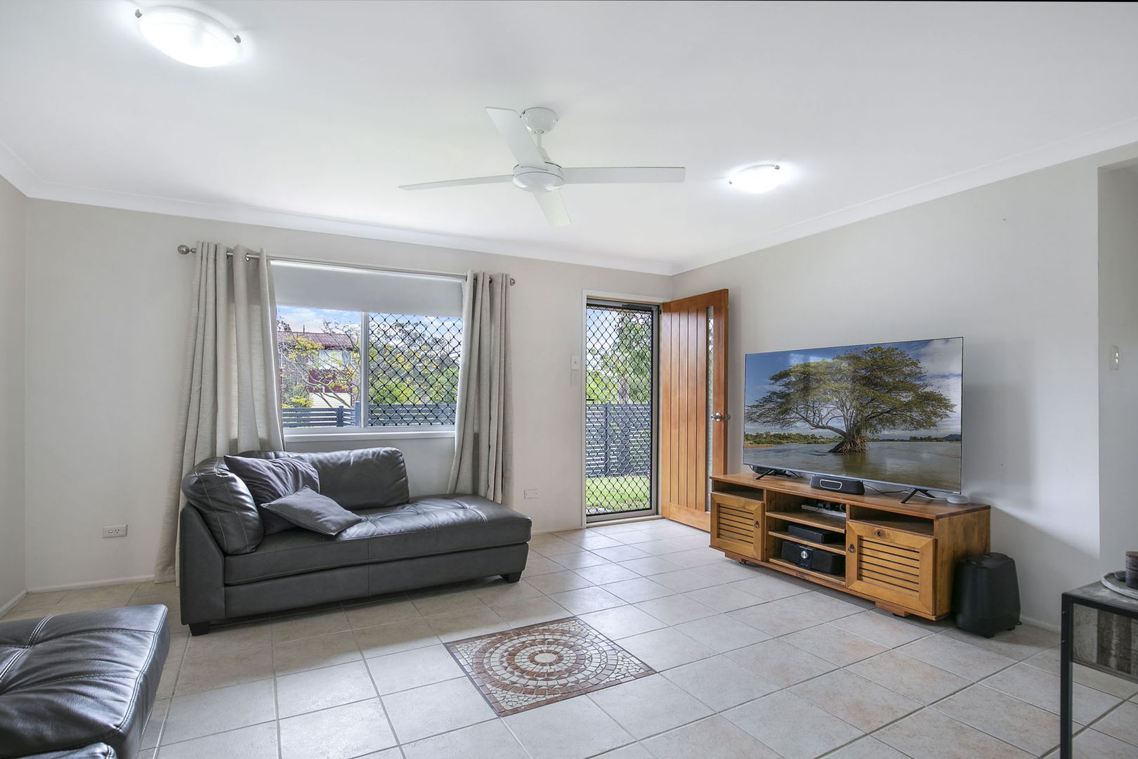 49 Rinavore Street, Ferny Grove QLD 4055, Image 2