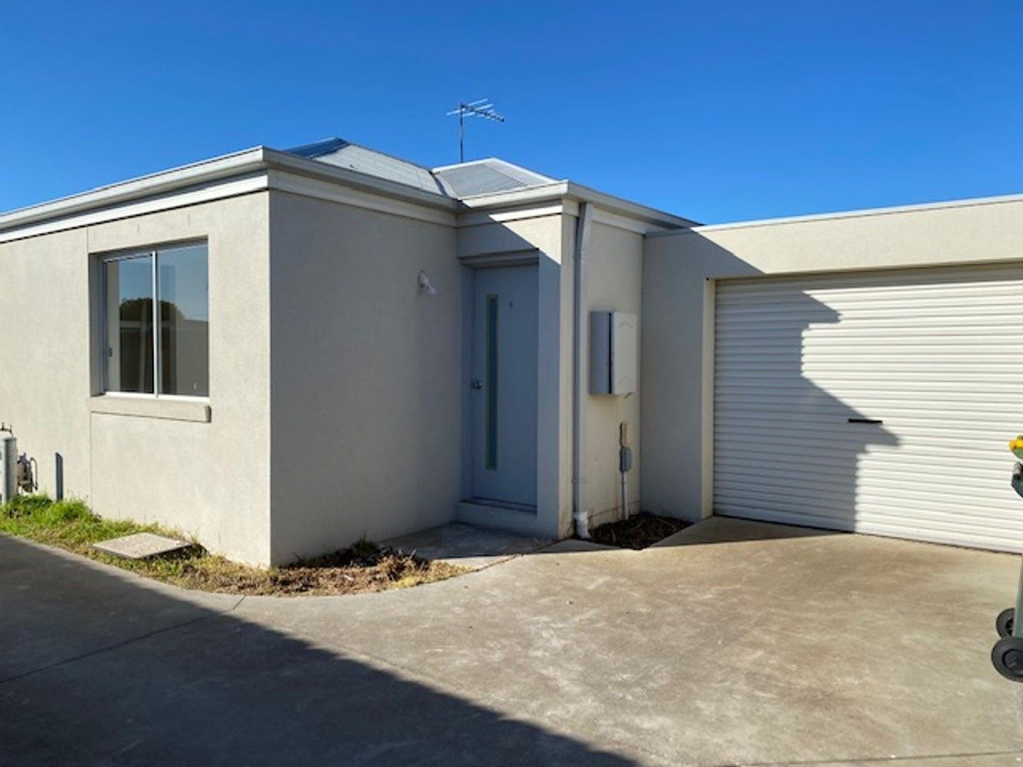 2 bedrooms Apartment / Unit / Flat in 2/64 Railway Parade DEER PARK VIC, 3023