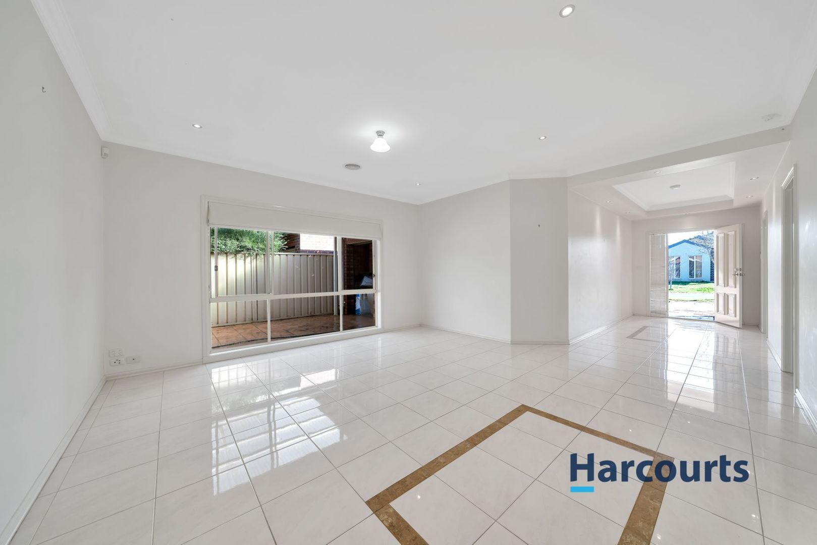 3 Fawkner Place, Caroline Springs VIC 3023, Image 2