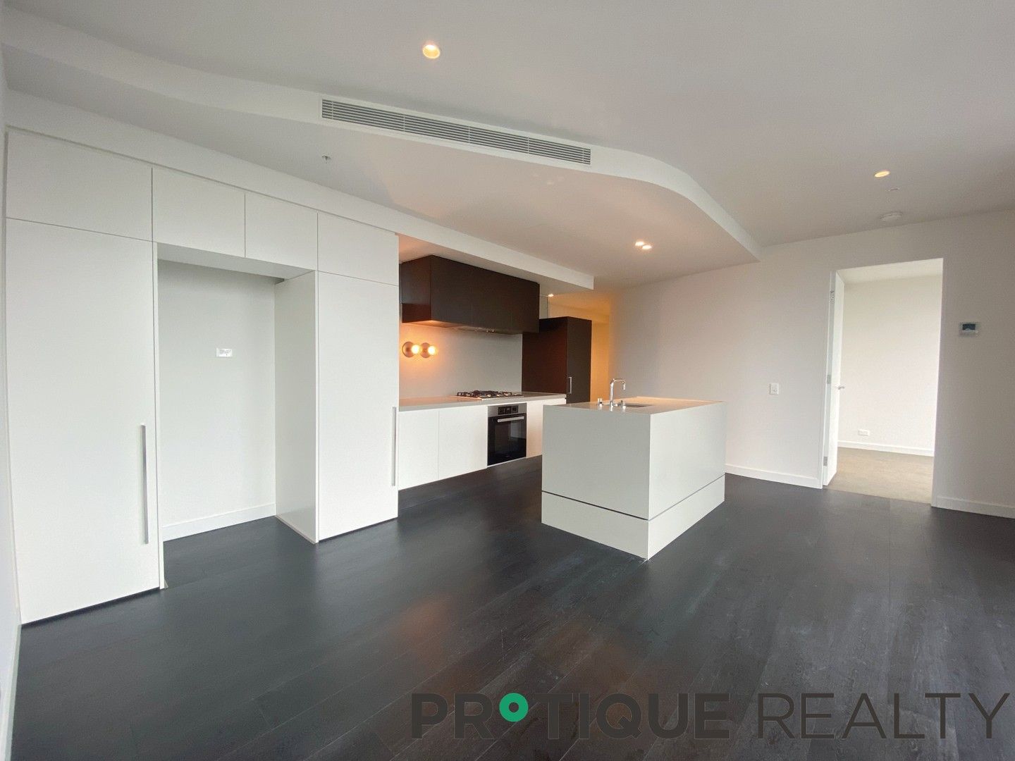 2 bedrooms Apartment / Unit / Flat in 4310/157 A'Beckett Street MELBOURNE VIC, 3000