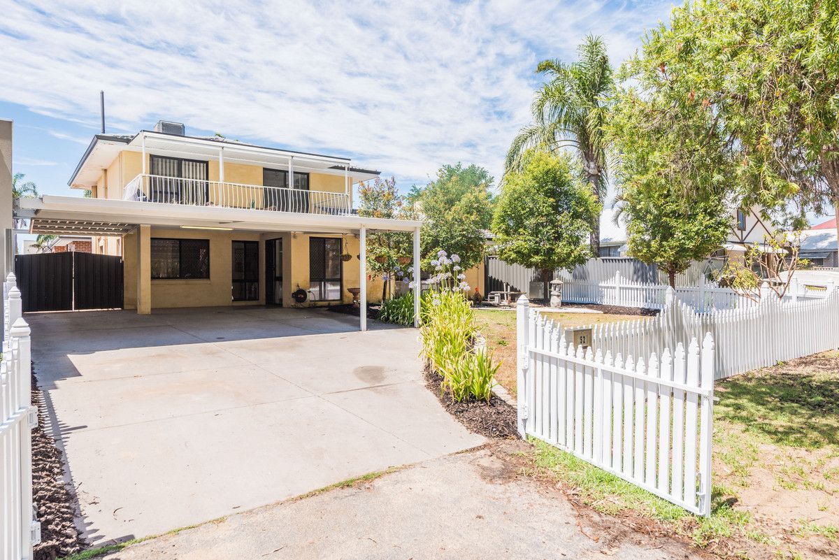 4 bedrooms House in 52 Marriamup Street CANNINGTON WA, 6107