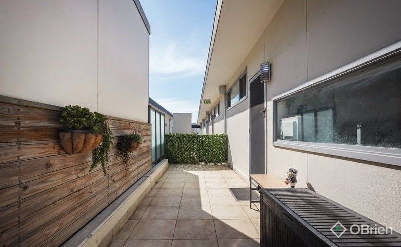 2 bedrooms Apartment / Unit / Flat in 207/90 White Street MORDIALLOC VIC, 3195