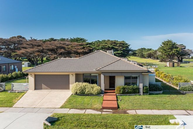 Picture of 4 Lilian Court, DALYSTON VIC 3992