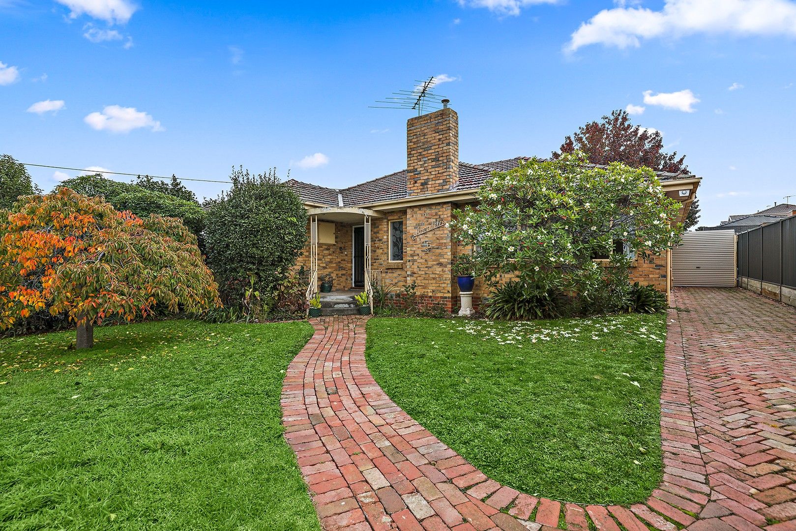 4 bedrooms House in 6 Kennedy Street GLENROY VIC, 3046