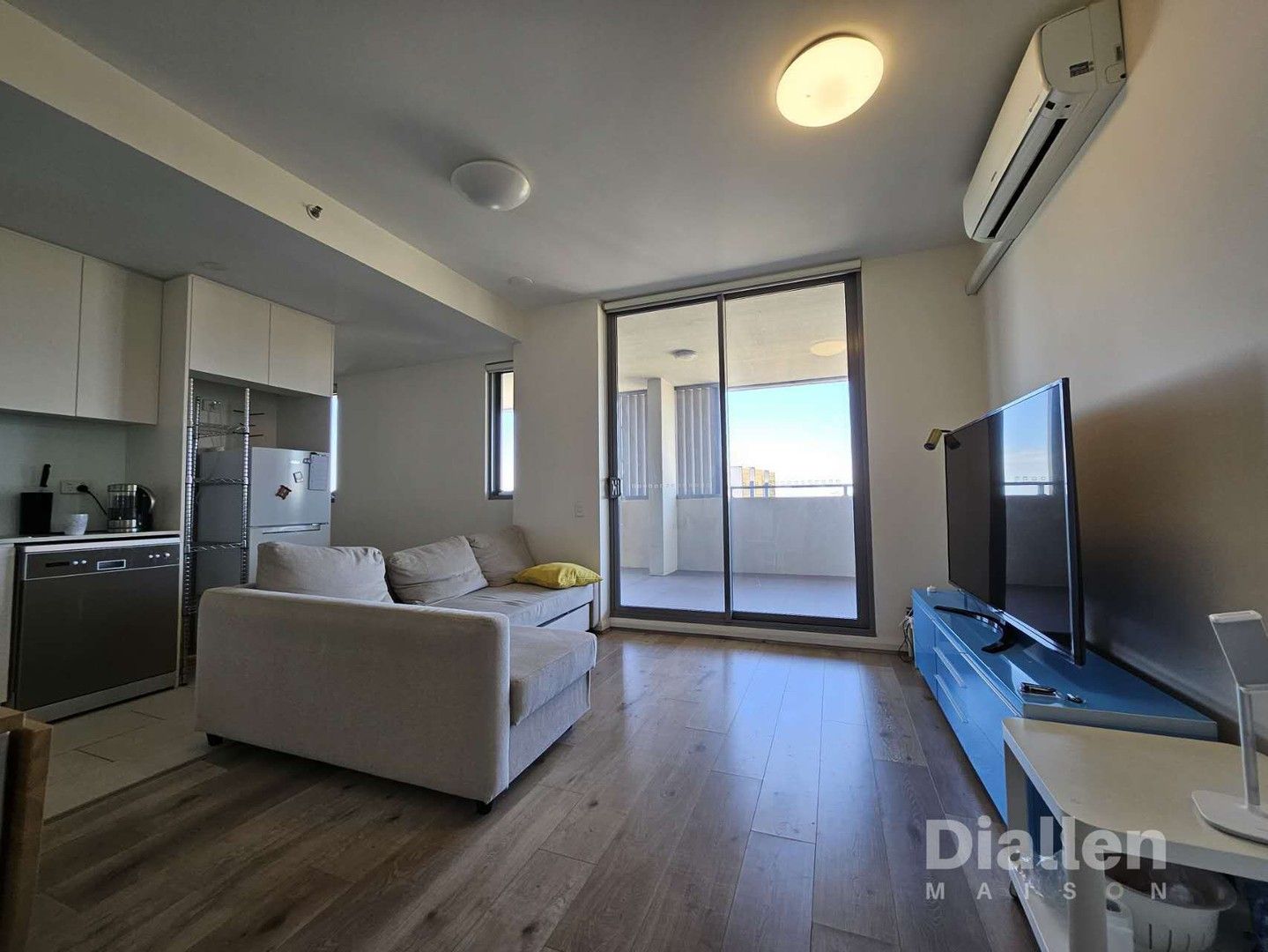 2 bedrooms Apartment / Unit / Flat in 601/36-42 Levey Street WOLLI CREEK NSW, 2205