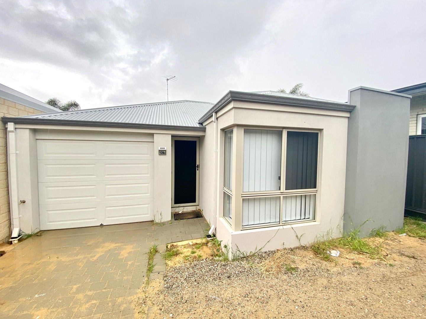 2 bedrooms House in 139a Forrest Road HAMILTON HILL WA, 6163