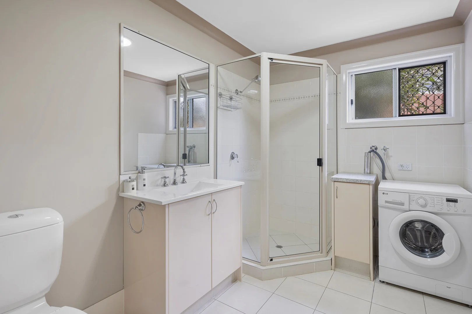 Additional image 12 of 38 Eric Road, Holland Park QLD 4121