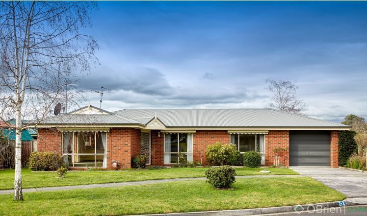 3 bedrooms Townhouse in 2/2 Janette Close WARRAGUL VIC, 3820