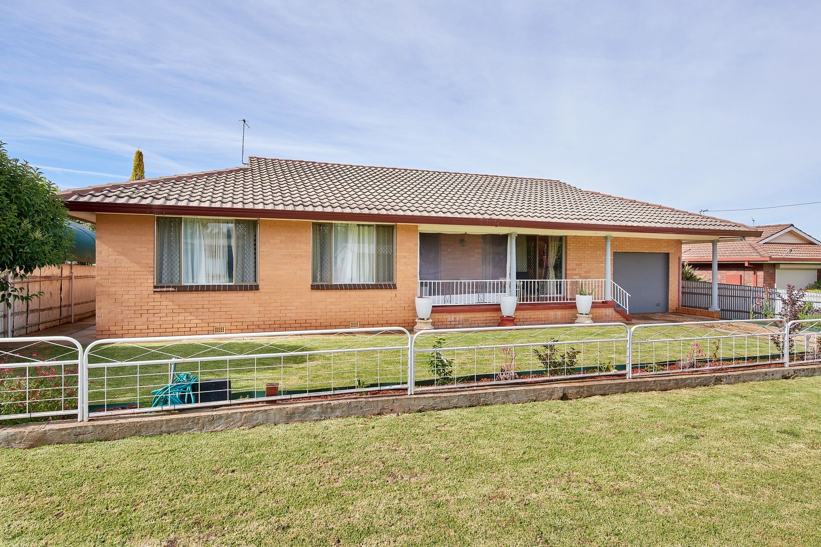 10 Marquis Street, Junee NSW 2663 Domain