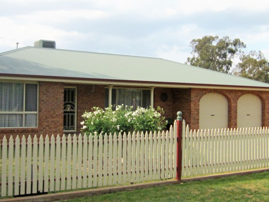 4 Logan Street, Coolamon NSW 2701, Image 0