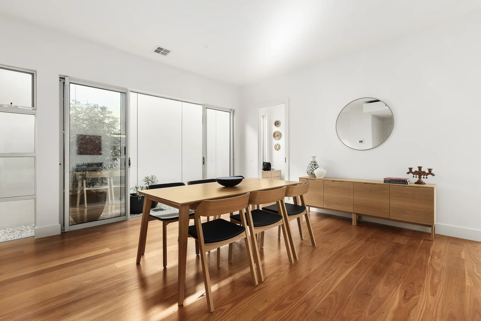 Additional image 4 of 5a Wellesley Street, Mont Albert VIC 3127