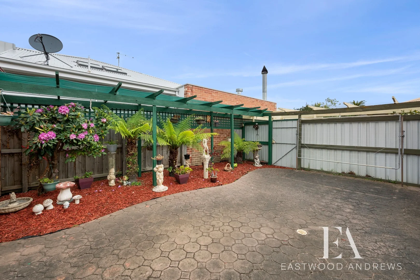 Additional image 9 of 2/6-8 Myrtle Avenue, Newcomb VIC 3219