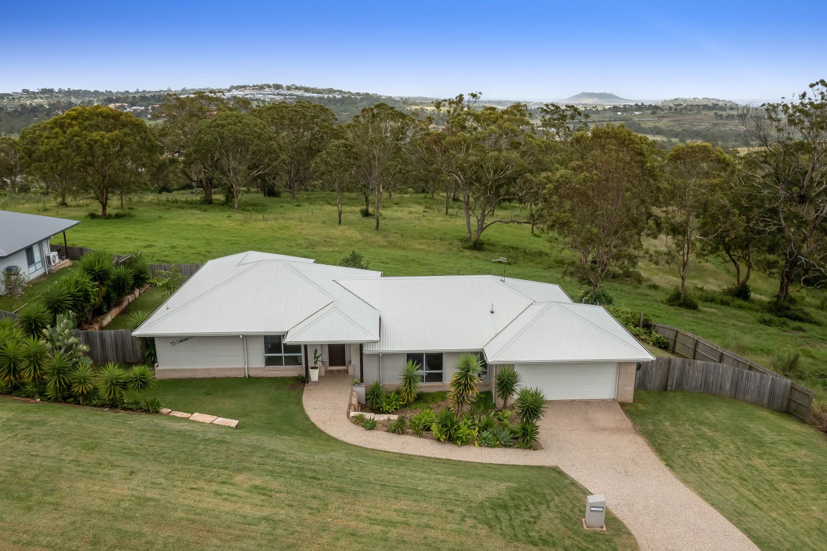 33 Westview Drive, Mount Kynoch QLD 4350, Image 1