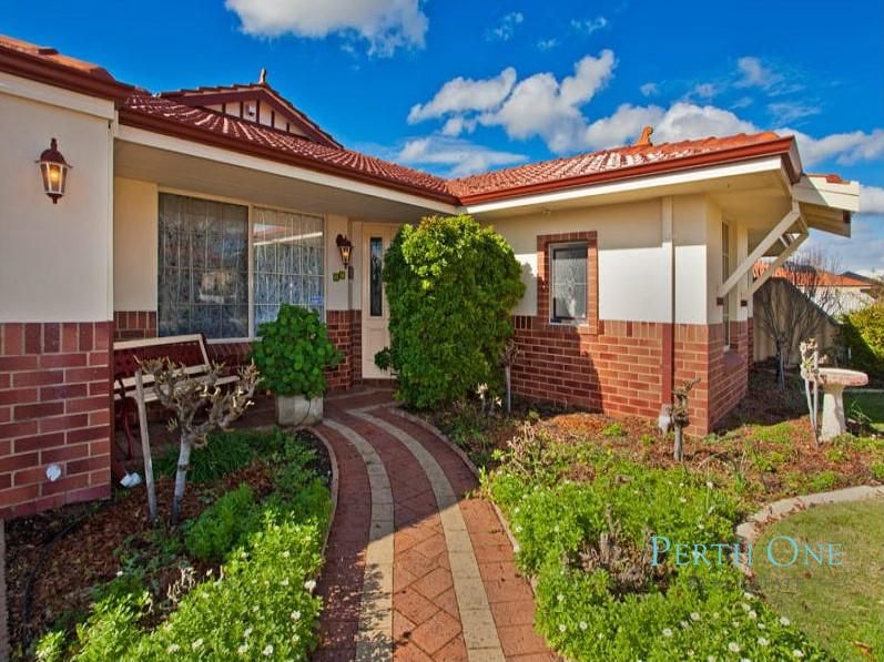 5 bedrooms House in 17 Millstream Pl SUCCESS WA, 6164