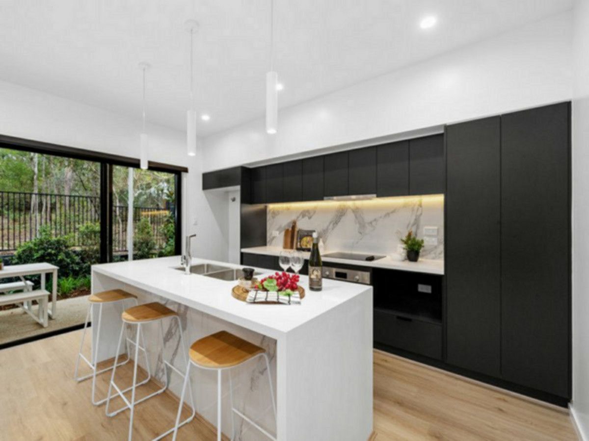 4 bedrooms Townhouse in 5/906 Hamilton Road MCDOWALL QLD, 4053