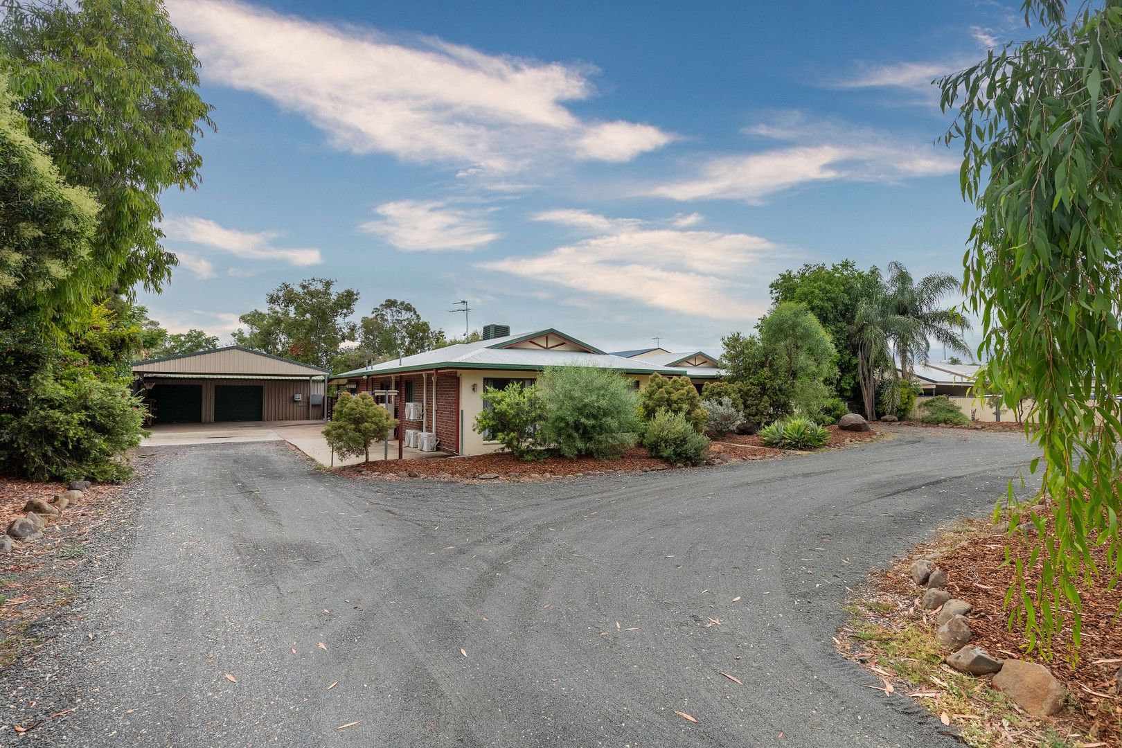 4 bedrooms House in 10 Akubra Drive EMERALD QLD, 4720