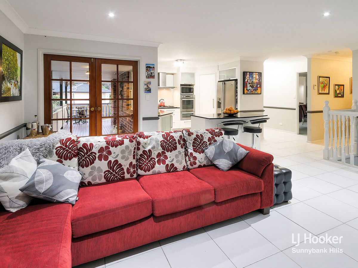 26 Poinciana Crescent, Stretton QLD 4116, Image 2