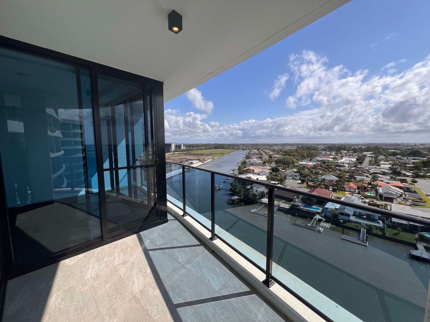 41106/5 Harbourside Court, Biggera Waters QLD 4216, Image 2