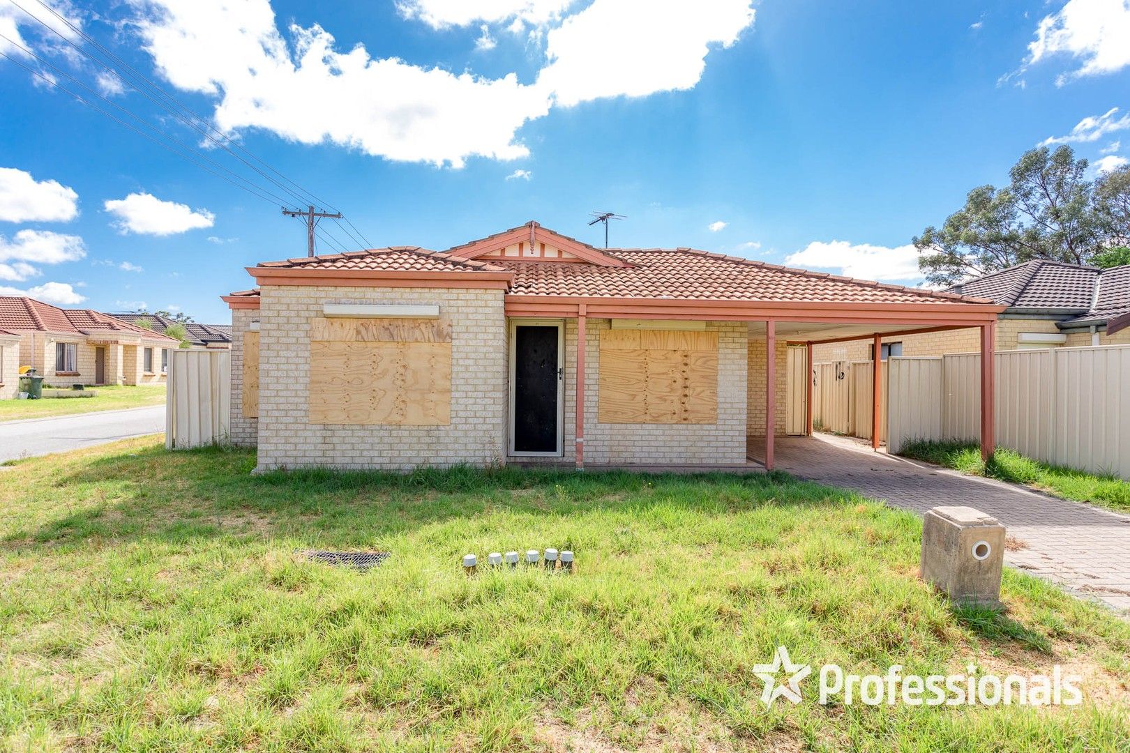 3 bedrooms House in 33 Sixth Road ARMADALE WA, 6112