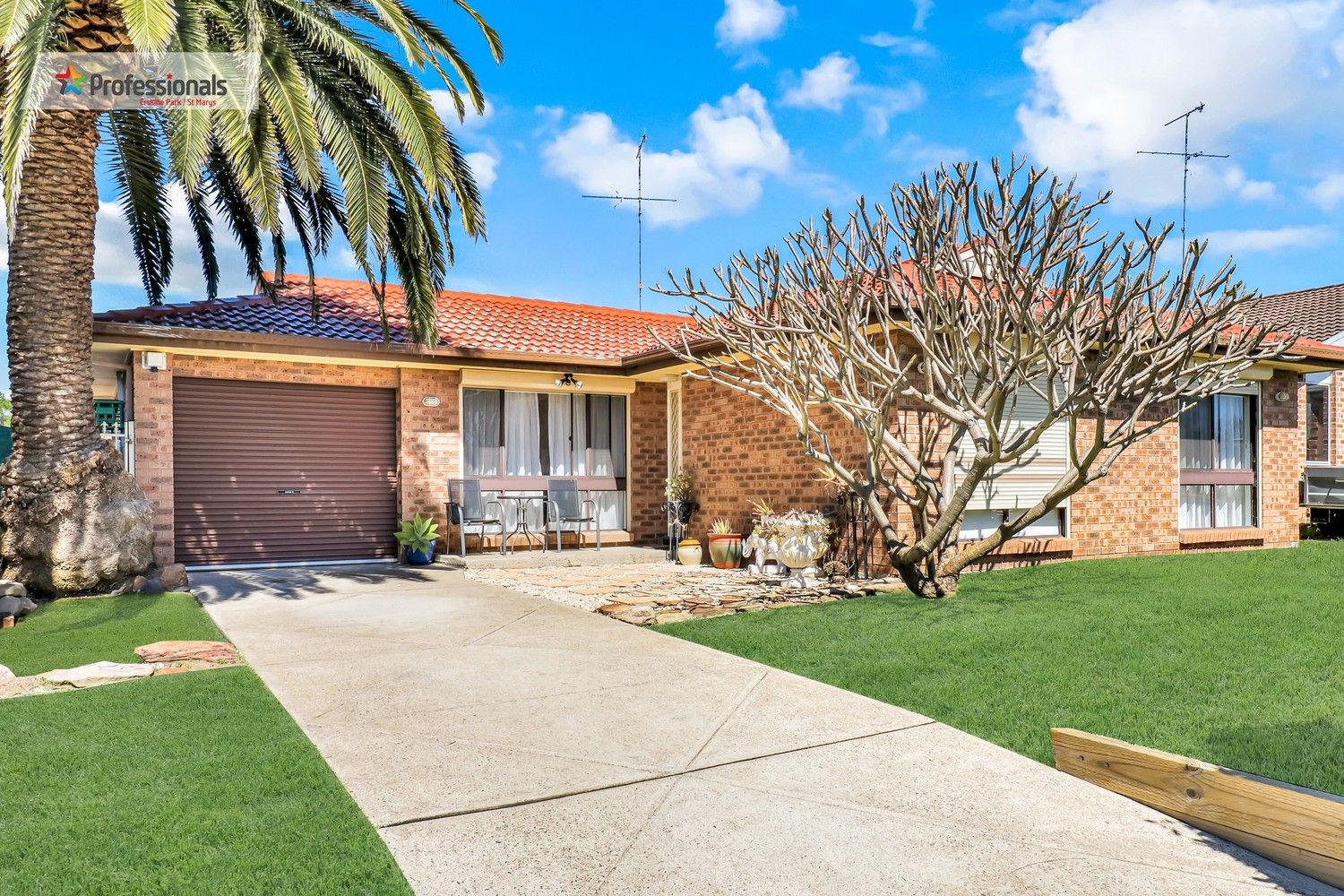 83 Explorers Way, St Clair NSW 2759, Image 0