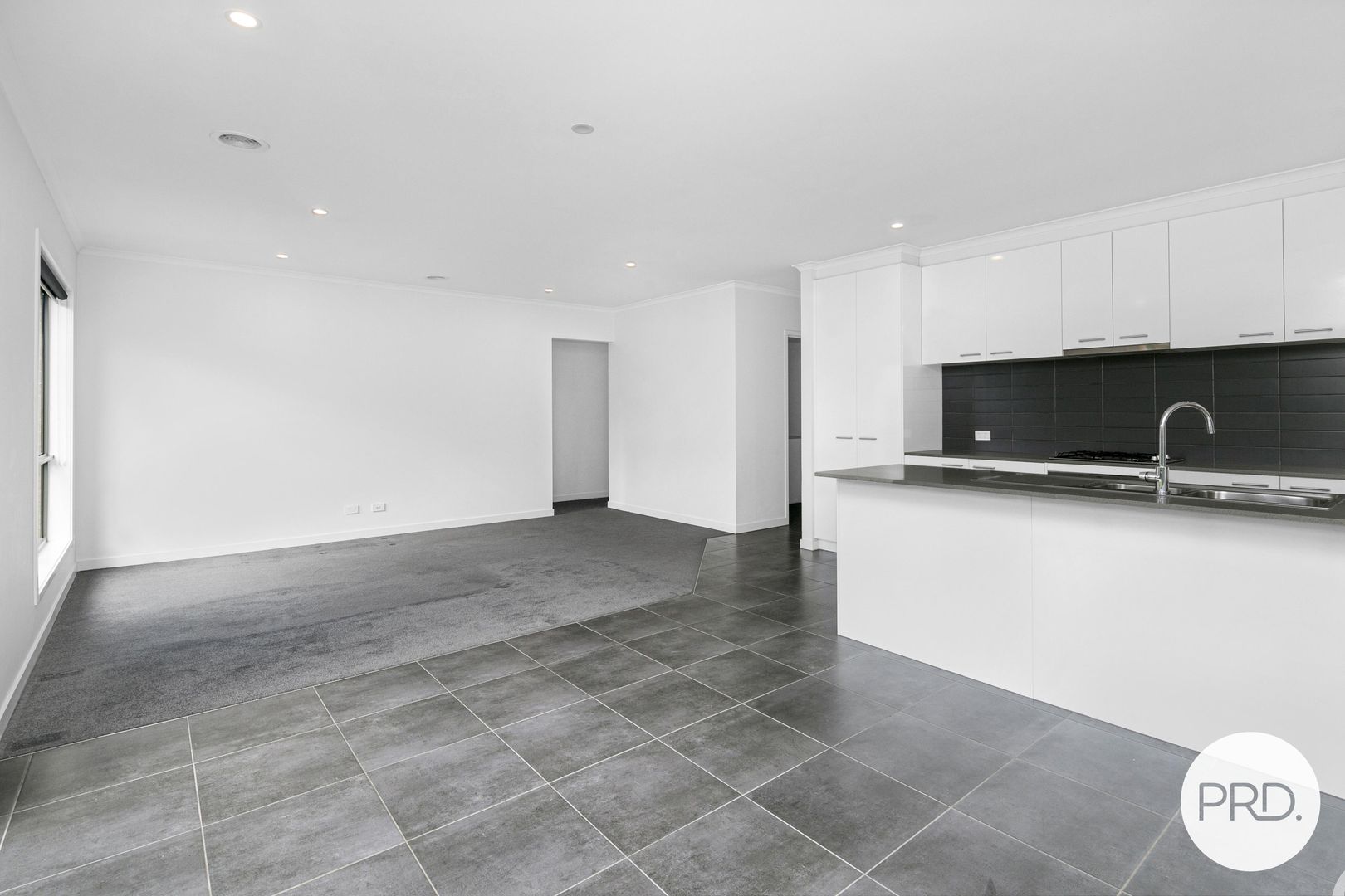 16 O'Callaghan Parade, Lucas VIC 3350, Image 2