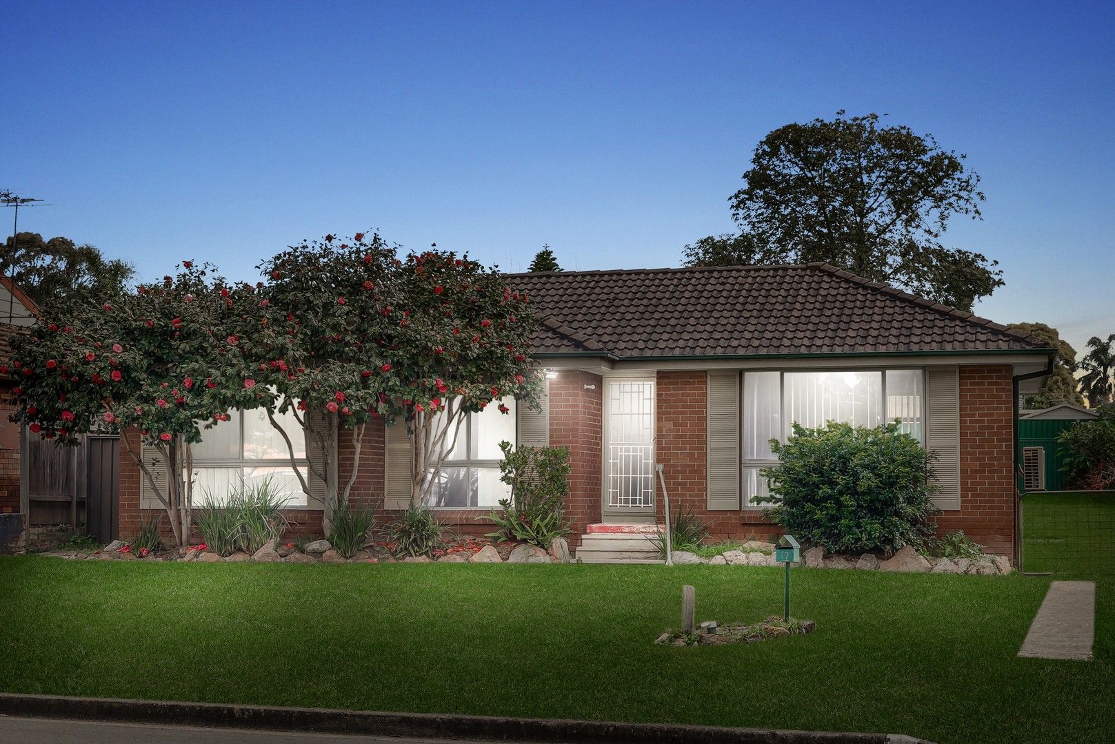 3 bedrooms House in 17 Tenison Avenue CAMBRIDGE GARDENS NSW, 2747
