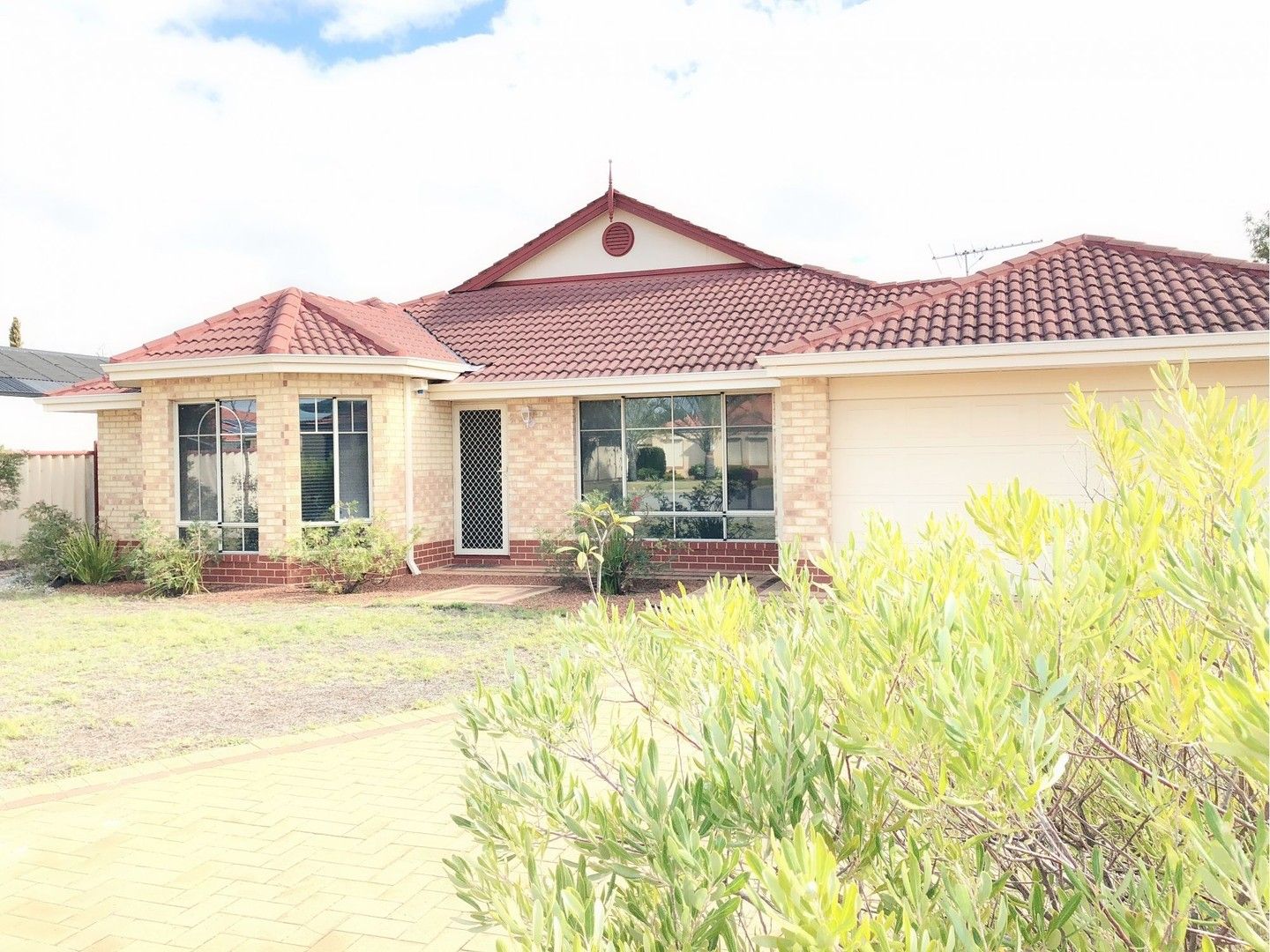 4 bedrooms House in  SOUTHERN RIVER WA, 6110
