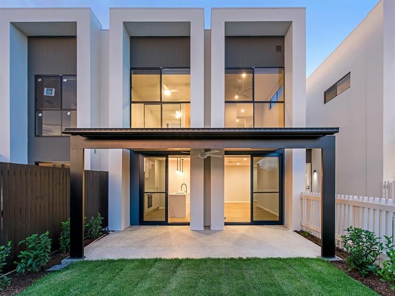 4 bedrooms Terrace in 11/81 Major Drive ROCHEDALE QLD, 4123
