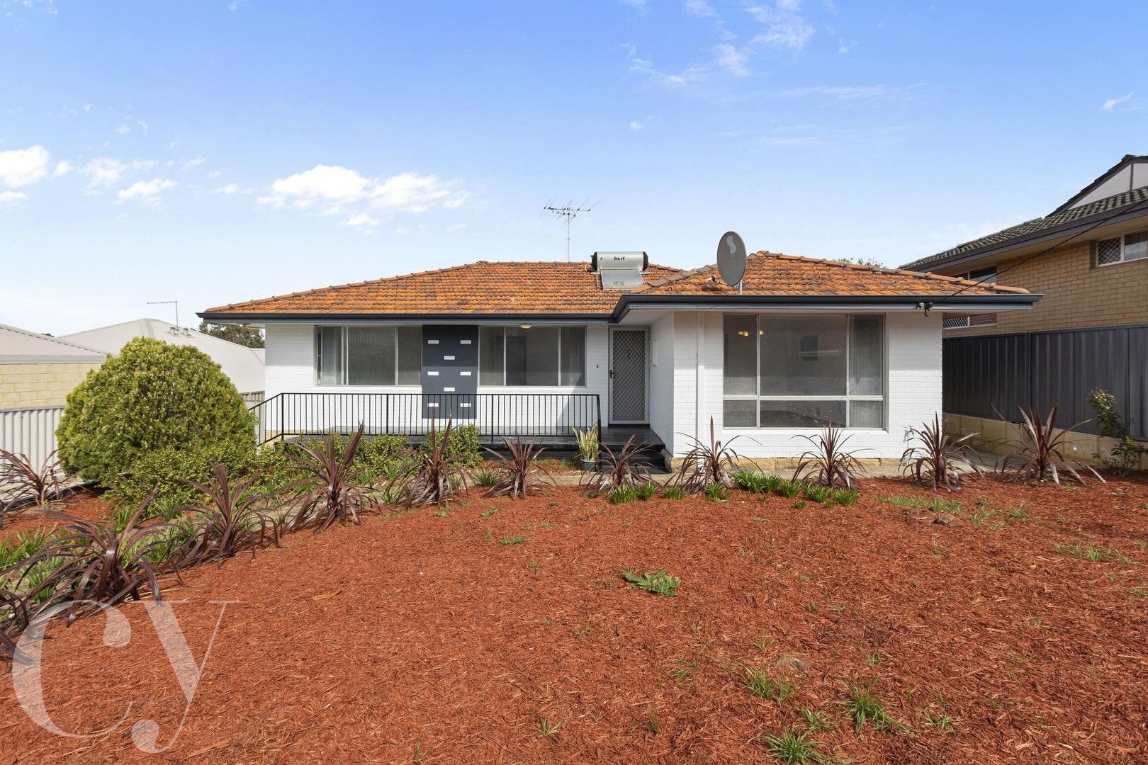 3 bedrooms House in 10 Glendower Way SPEARWOOD WA, 6163