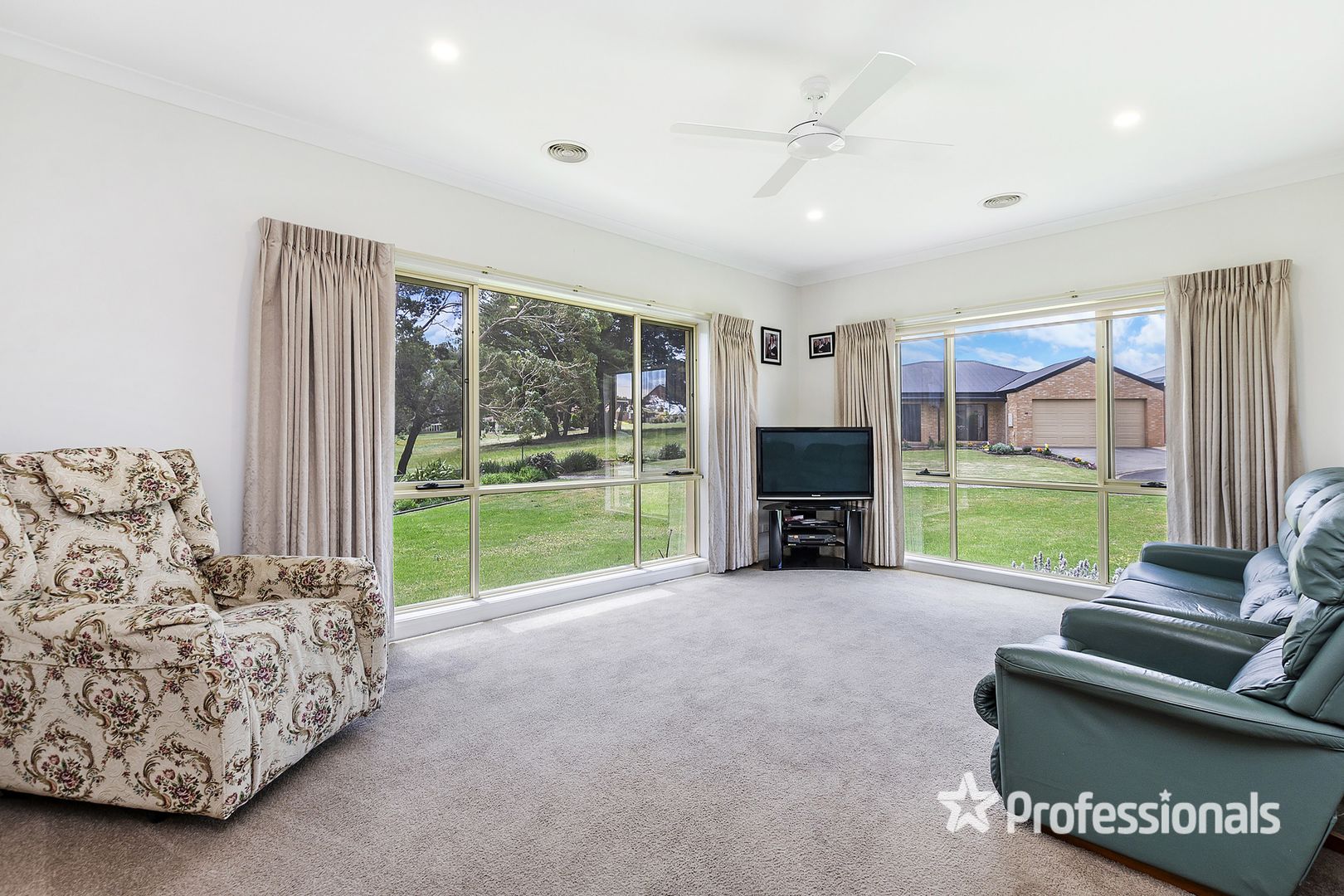 23 Lakeside Court, Hamilton VIC 3300, Image 1