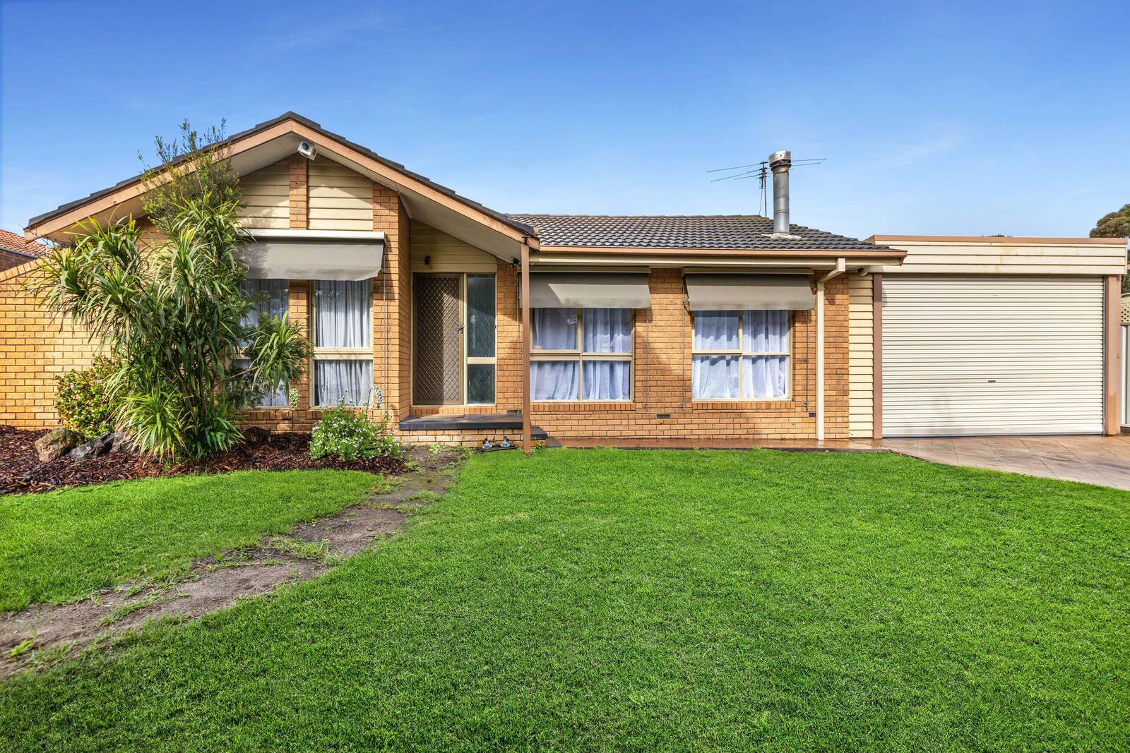 4 bedrooms House in 2 Turner Court SUNBURY VIC, 3429