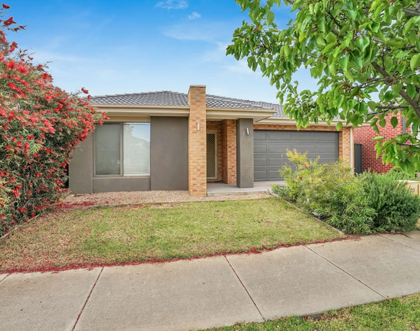 28 Miniata Way, Manor Lakes VIC 3024