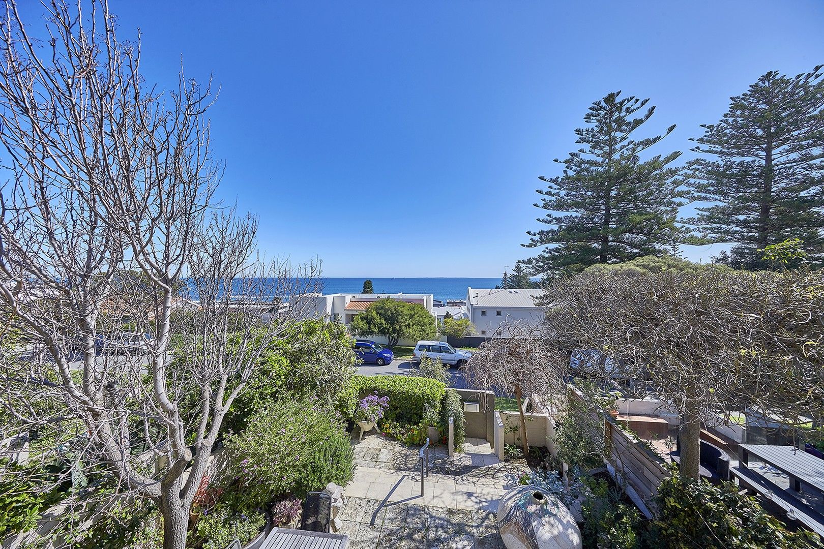 3 bedrooms Townhouse in 5/10 Avonmore Terrace COTTESLOE WA, 6011