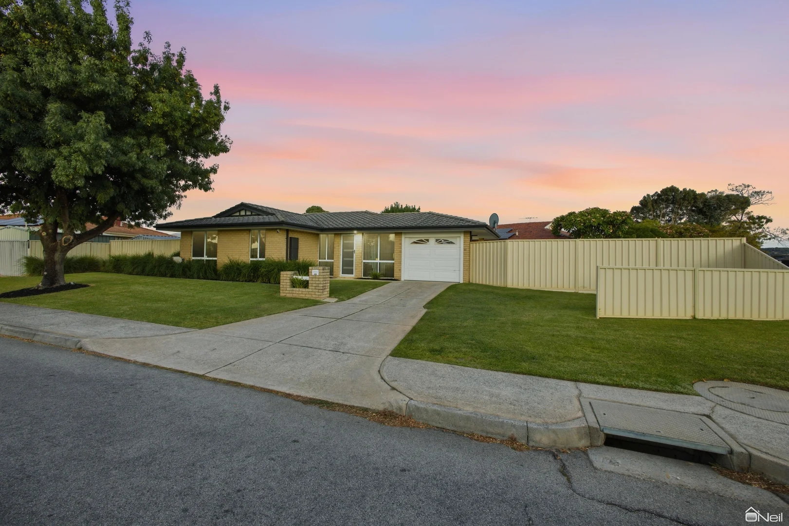 Additional image 32 of 2 Chisholm Circle, Seville Grove WA 6112