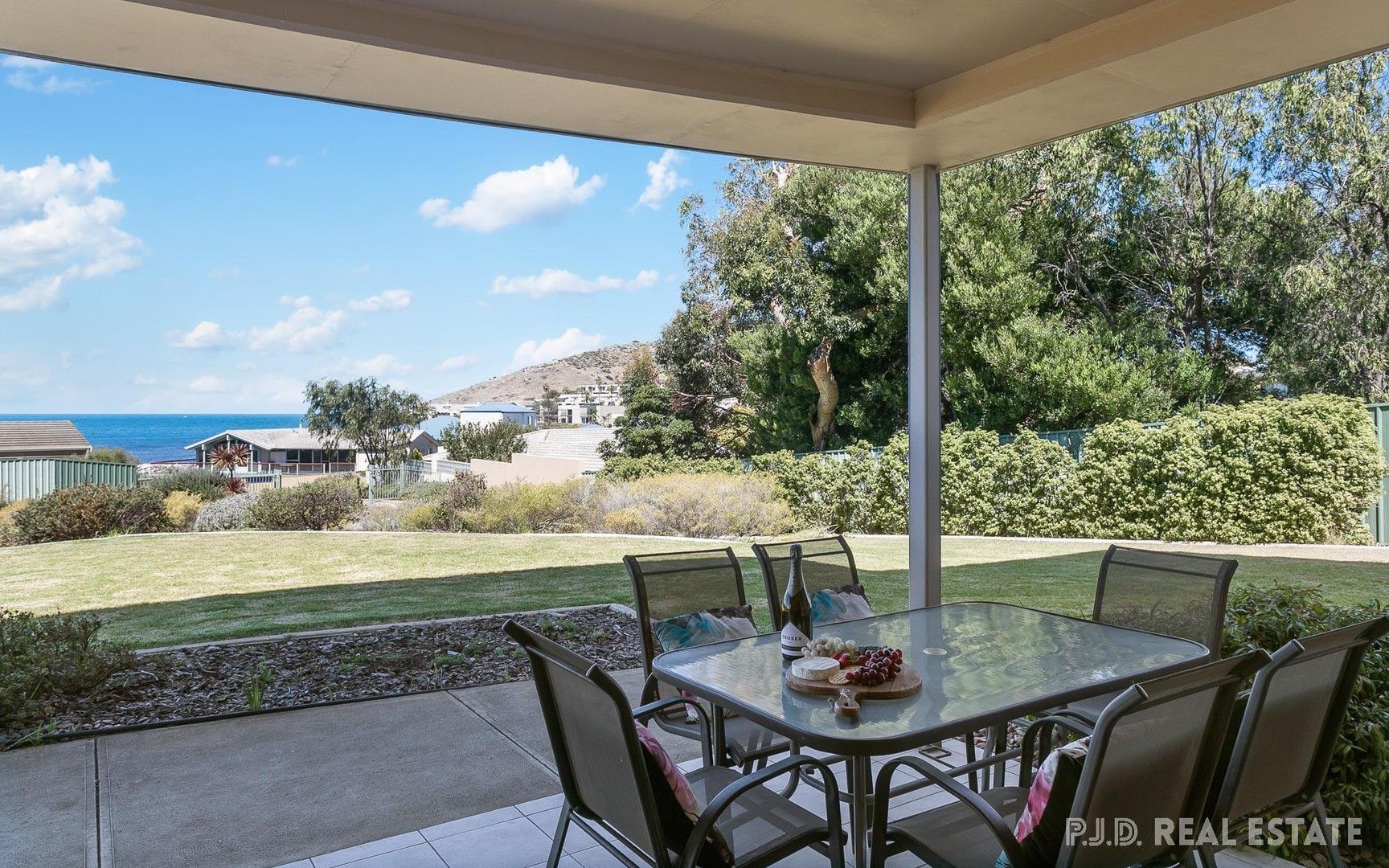 2/2 Solway Crescent, Encounter Bay SA 5211, Image 0