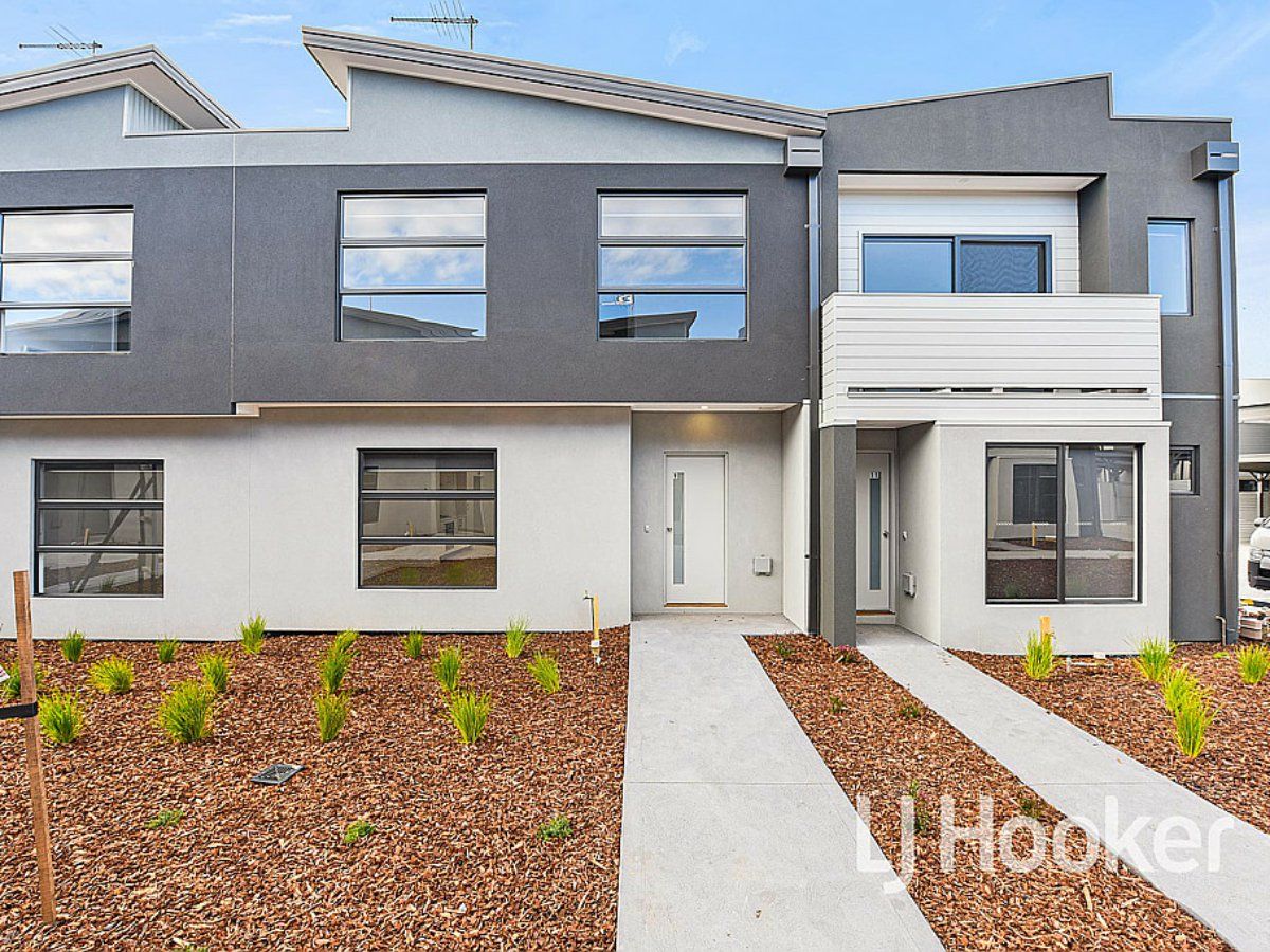 3 bedrooms House in 9 Roller Walk PAKENHAM VIC, 3810