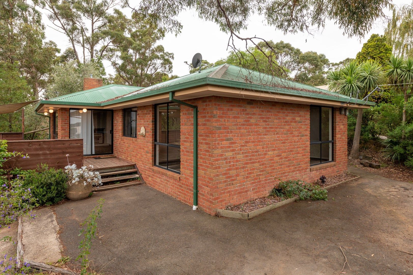 10 Summitt Crescent, Brown Hill VIC 3350, Image 0