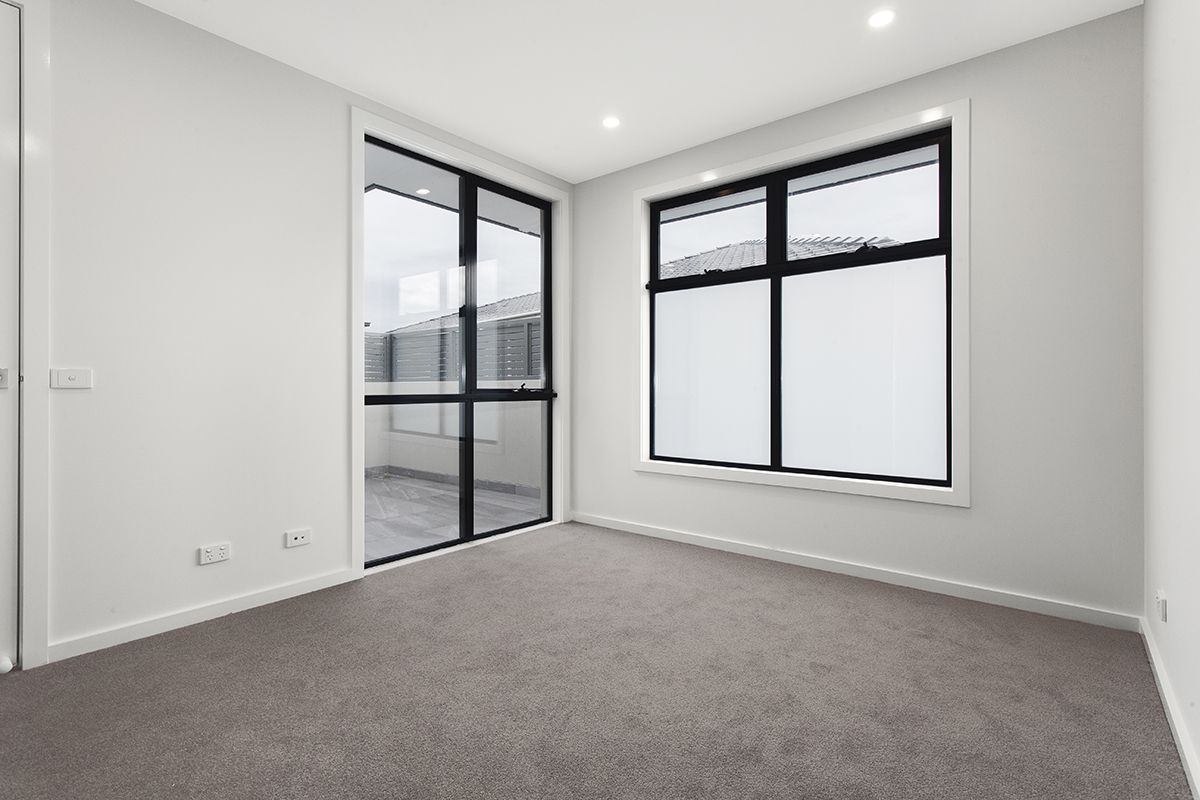 2/4 Lilac Street, Bentleigh East VIC 3165, Image 2