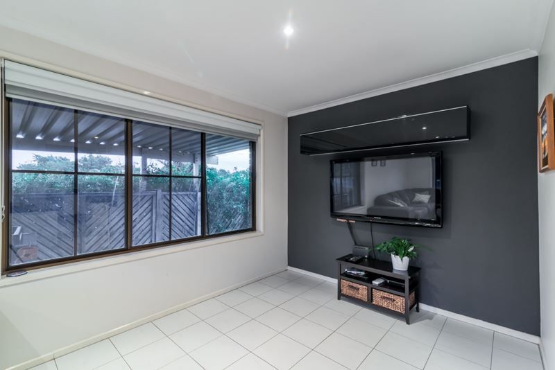 6 French Crescent, Trott Park SA 5158, Image 2