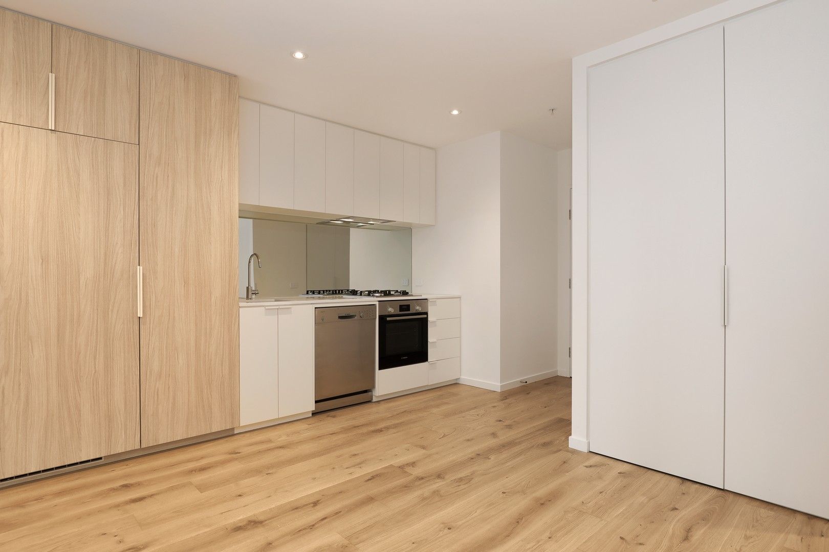 1 bedrooms Apartment / Unit / Flat in 908/5 Joseph Road FOOTSCRAY VIC, 3011