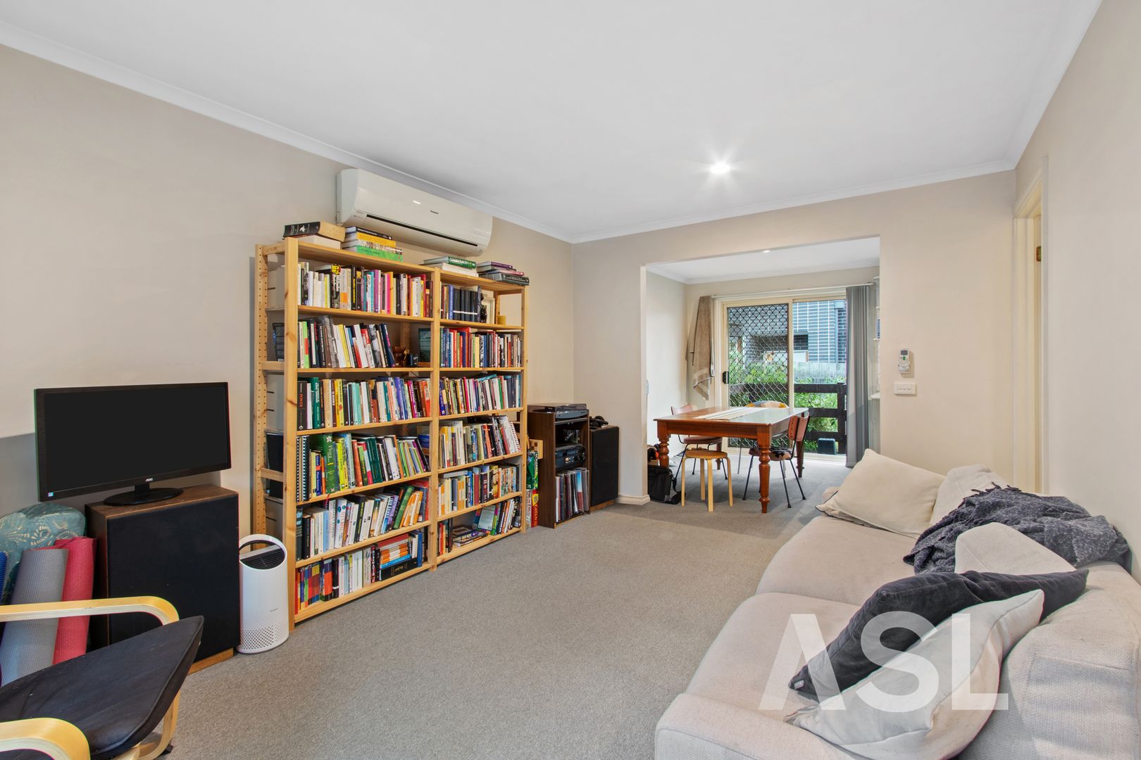 2/18 Newcastle Street, Preston VIC 3072, Image 2