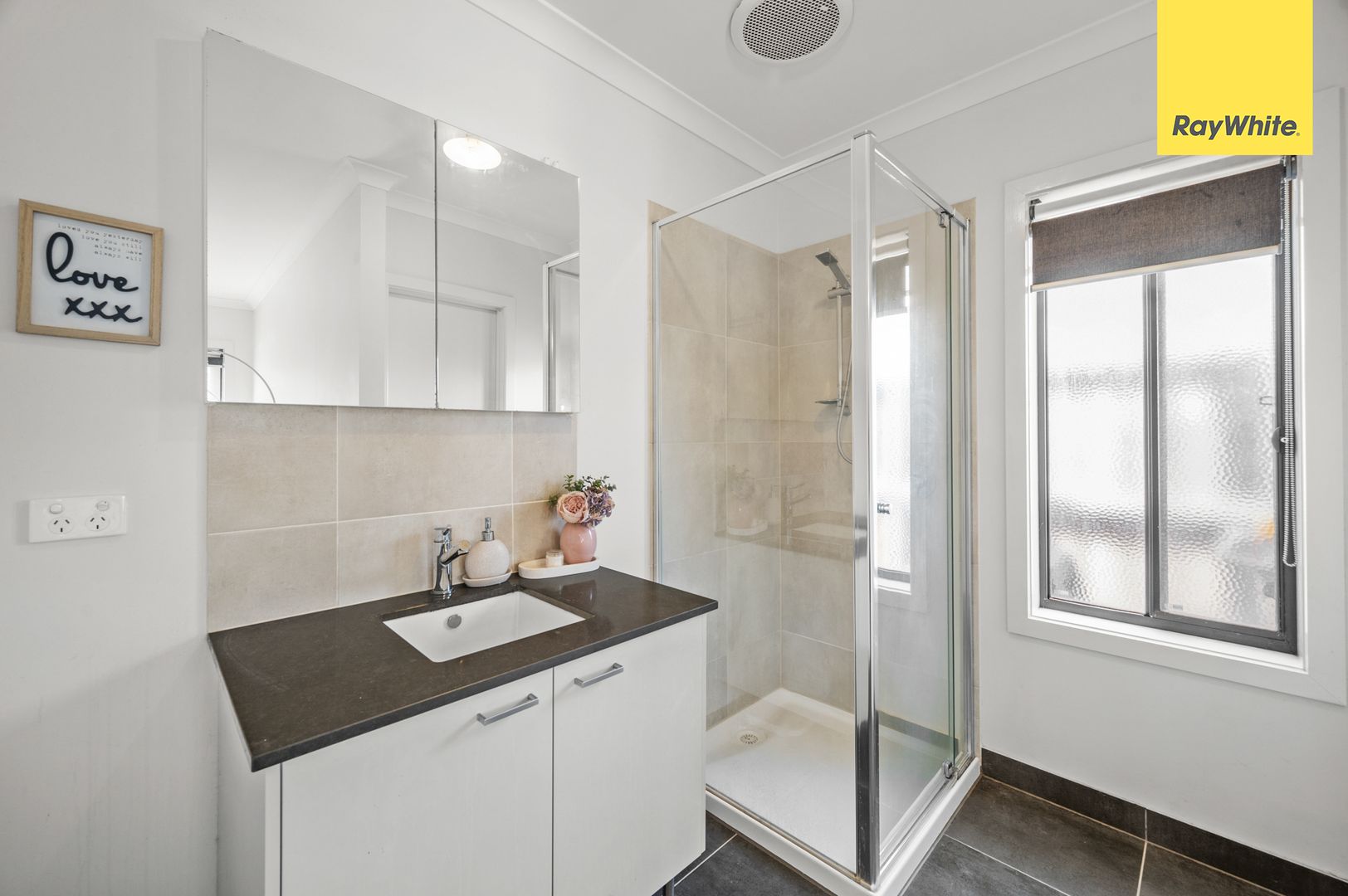 9 Charlbury Street, Thornhill Park VIC 3335 House For Rent 450