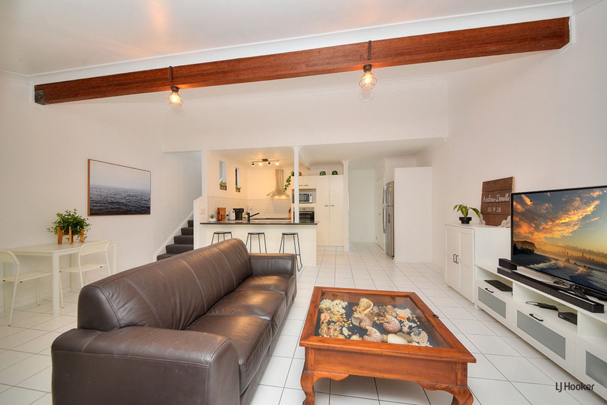 2 bedrooms Townhouse in 11/154 Currumbin Creek Road CURRUMBIN WATERS QLD, 4223